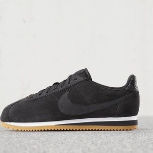 Limited edition ALC x Nike Cortez in navy size 7 barely worn like brand new